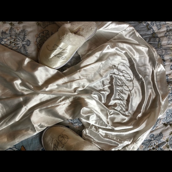 Bride Robe and Slippers - Picture 3 of 3